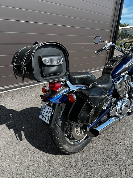 Suzuki Cycles Intruder VS1400 3 of 5