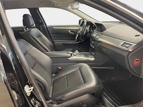Mercedes-Benz E220 15 of 15