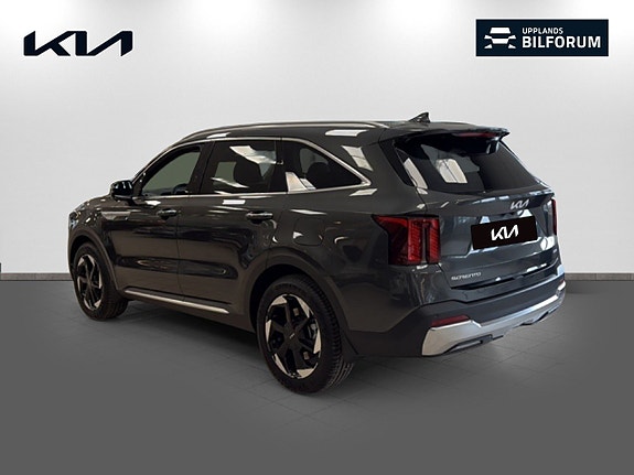 Kia Sorento 6 of 18