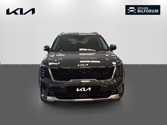 Kia Sorento 2 of 18
