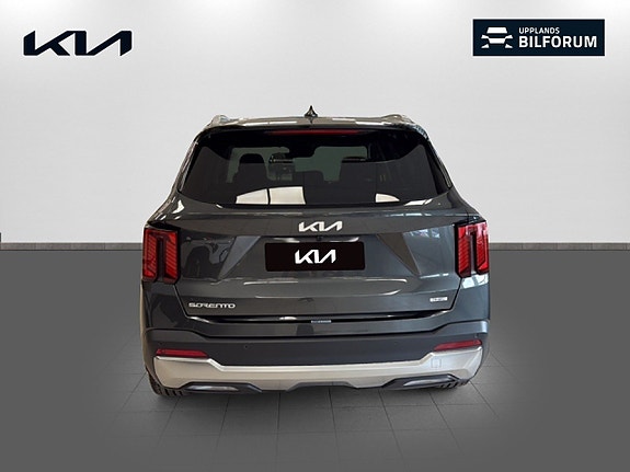 Kia Sorento 5 of 18