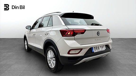 Volkswagen T-Roc 3 of 12