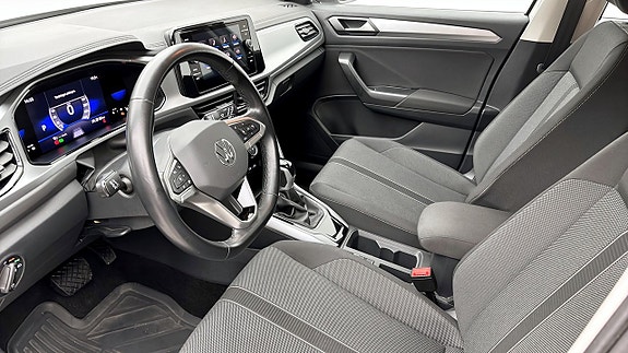 Volkswagen T-Roc 7 of 12