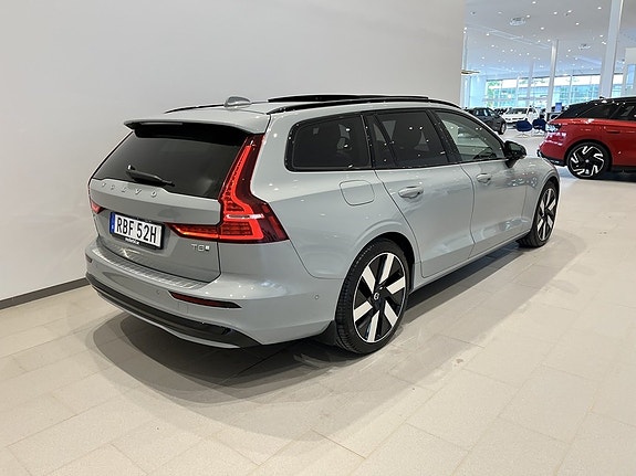 Volvo V60 4 of 5