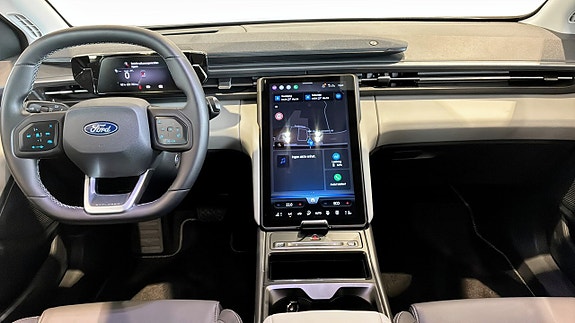 Ford Explorer 4 of 5