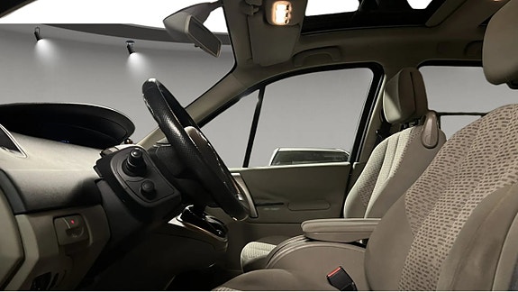 Renault Grand Scenic II 5 of 5