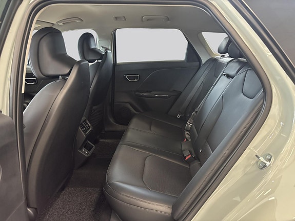 Kia K4 9 of 16