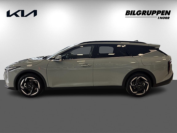 Kia K4 4 of 5
