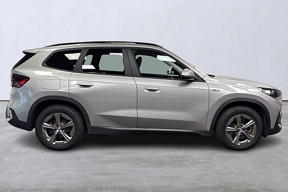 BMW X1 3 of 5