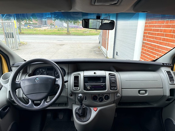 Renault Trafic 10 of 11