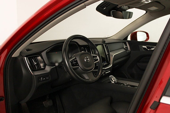 Volvo XC60 13 of 23