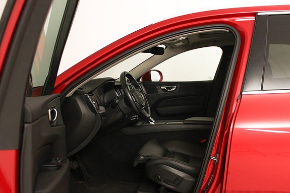 Volvo XC60 11 of 23