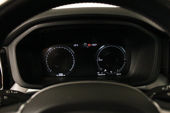 Volvo XC60 16 of 23