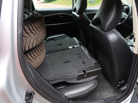 Volvo XC70 10 of 13