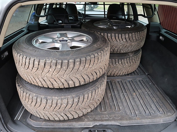 Volvo XC70 12 of 13