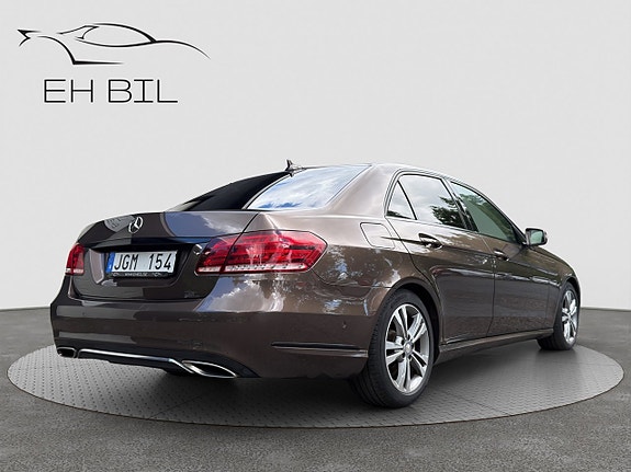 Mercedes-Benz E220 5 of 5