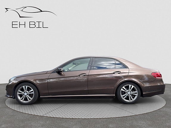 Mercedes-Benz E220 4 of 5