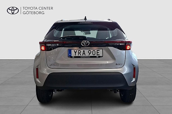 Toyota Yaris Cross 6 of 12