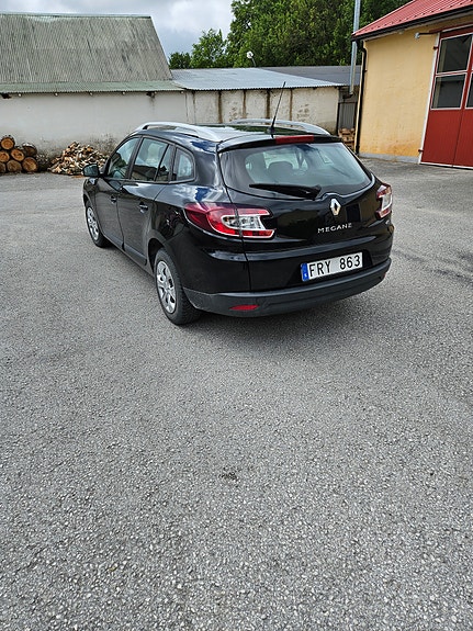 Renault Megane III 2 of 4