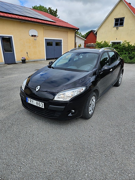 Renault Megane III 3 of 4
