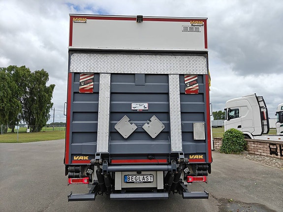 Mercedes Actros 1827 4x2 Skåpbil 4 of 5