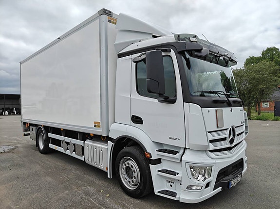 Mercedes Actros 1827 4x2 Skåpbil 2 of 5