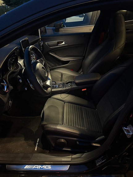 Mercedes-Benz CLA45 5 of 5
