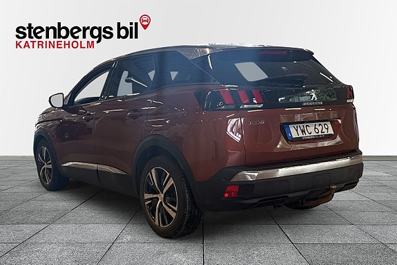 Peugeot 3008 2 of 5