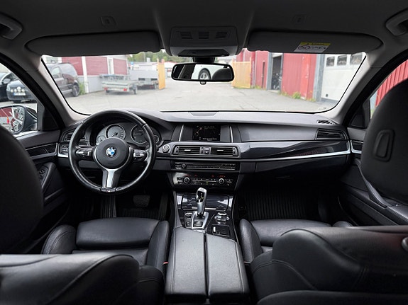 BMW 520d 2 of 5