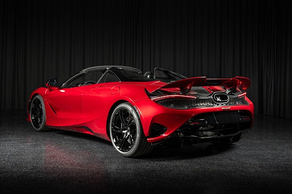 McLaren 750S 4 of 5