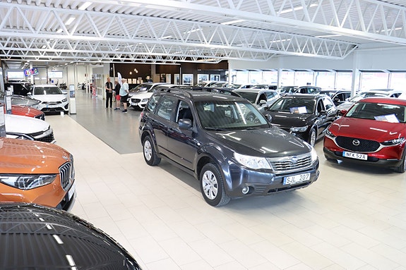 Subaru Forester 2 of 5