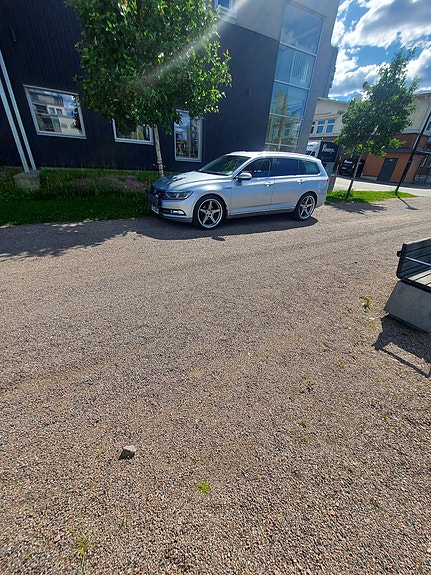 Volkswagen Passat 3 of 3