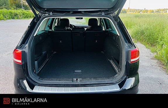 Volkswagen Passat Alltrack 11 of 24