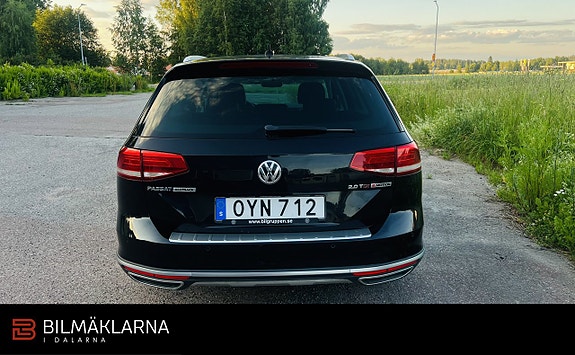 Volkswagen Passat Alltrack 9 of 24