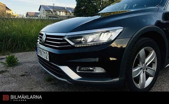 Volkswagen Passat Alltrack 2 of 5