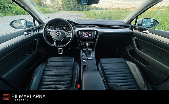 Volkswagen Passat Alltrack 14 of 24