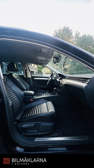 Volkswagen Passat Alltrack 17 of 24