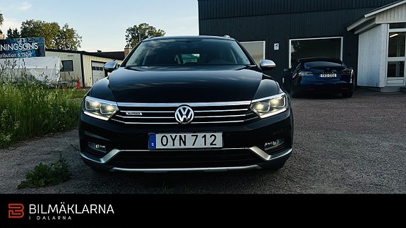 Volkswagen Passat Alltrack 3 of 5