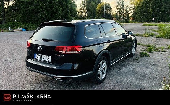 Volkswagen Passat Alltrack 10 of 24