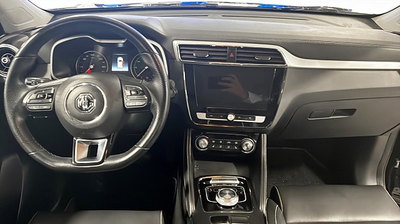 MG ZS 4 of 5