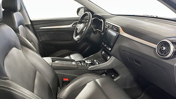 MG ZS 3 of 5