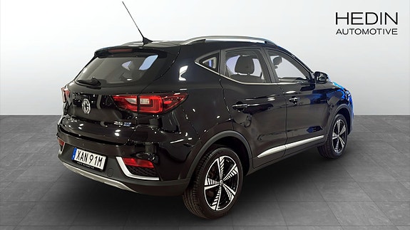 MG ZS 2 of 5