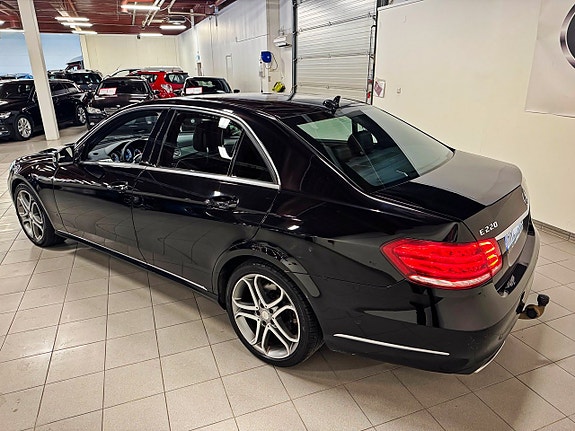Mercedes-Benz E220 8 of 8