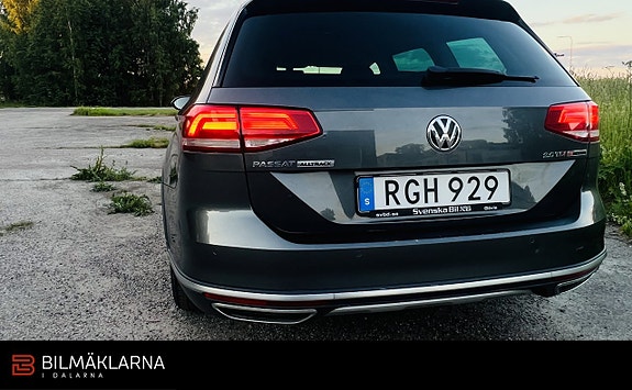 Volkswagen Passat Alltrack 12 of 27