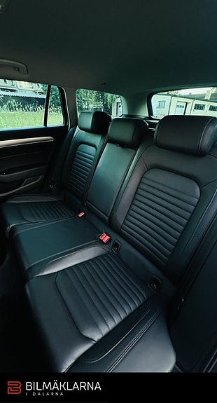 Volkswagen Passat Alltrack 14 of 27