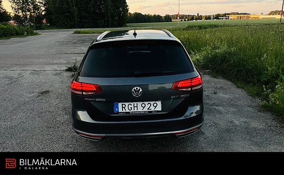 Volkswagen Passat Alltrack 11 of 27
