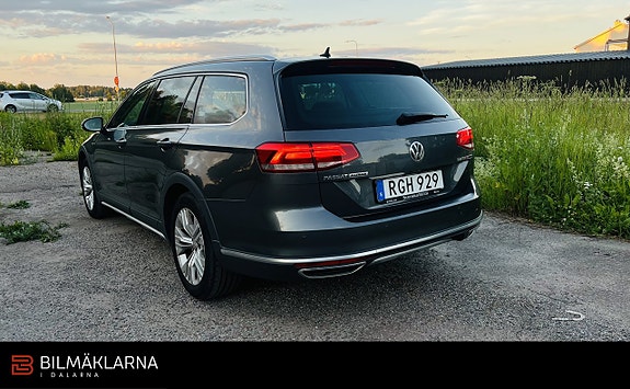 Volkswagen Passat Alltrack 9 of 27