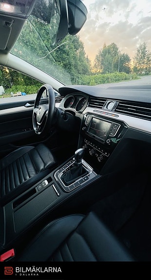 Volkswagen Passat Alltrack 18 of 27