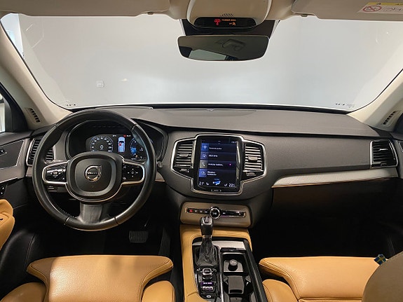 Volvo XC90 13 of 20