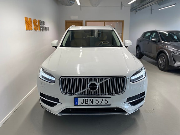 Volvo XC90 2 of 20
